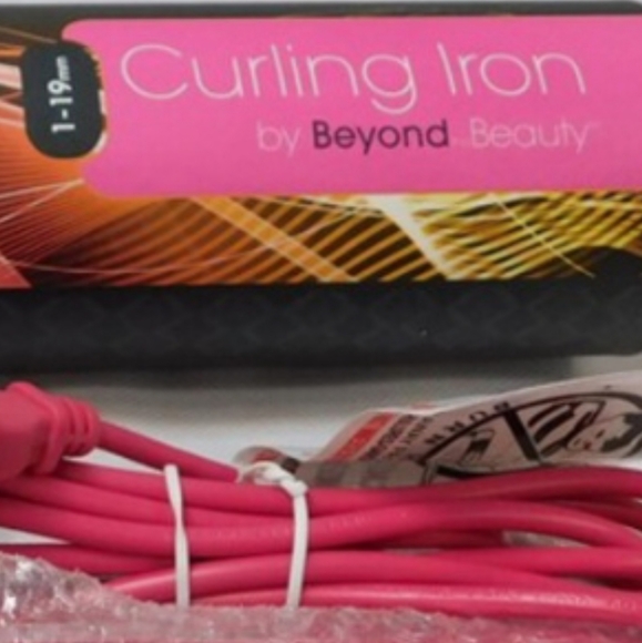 Beyond Beauty Curling Iron - Picture 3 of 3